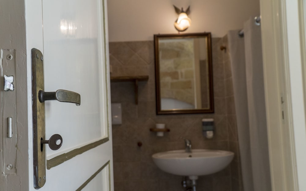 Traditional Double Room, 1 Bedroom, Ensuite - Photo 9