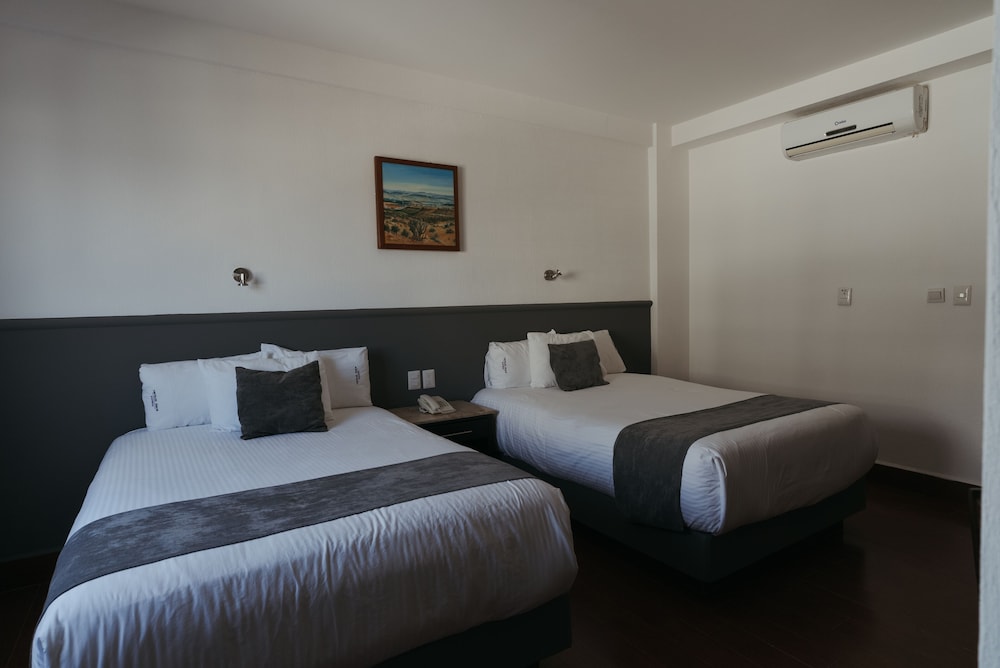 Business Room, 2 Double Beds photo 3
