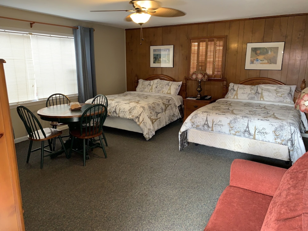 Executive Double Room, Multiple Beds, Refrigerator & Microwave, Garden Area