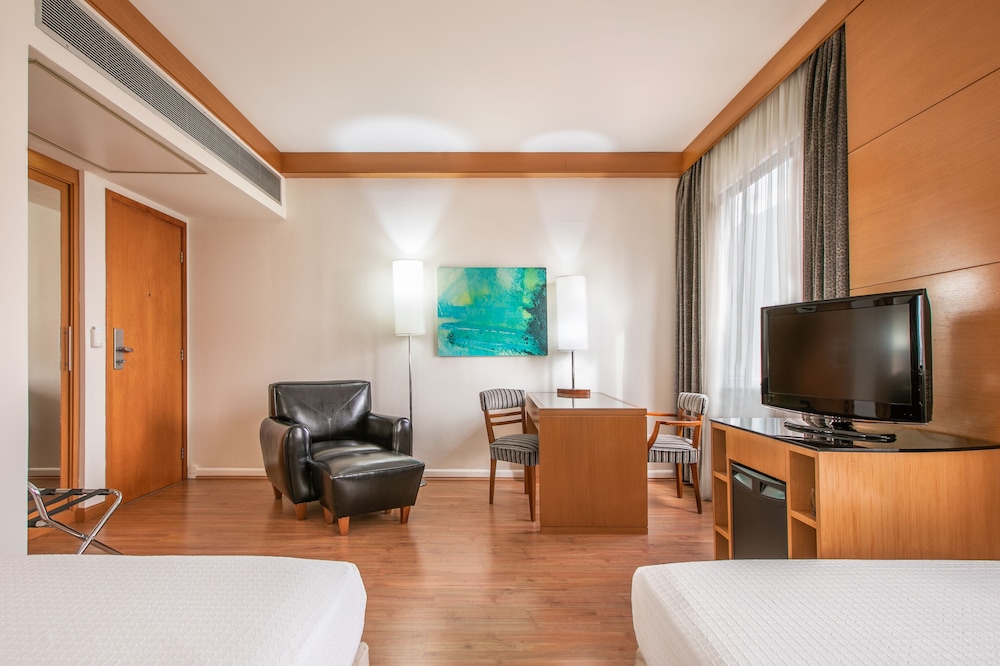 Standard Twin Room - Photo 4