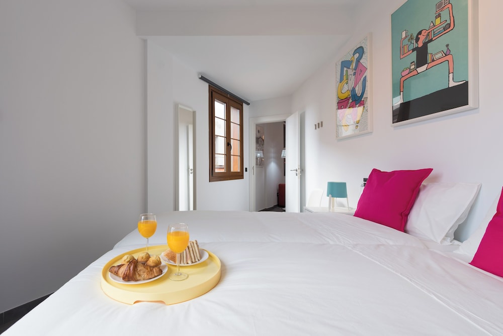 Design Apartment, Multiple Beds, Private Bathroom, City View photo 3