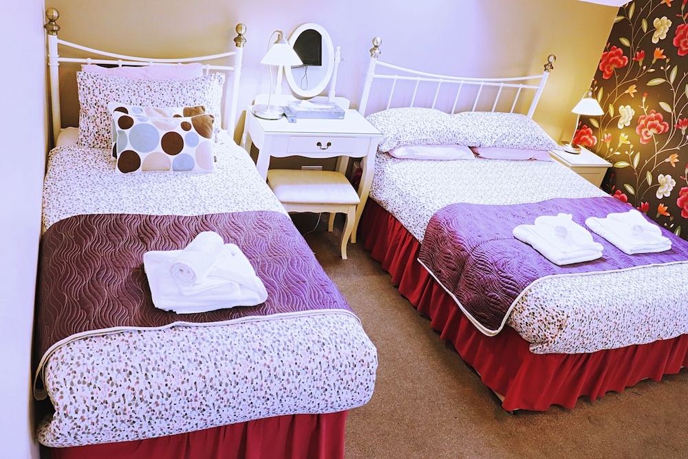 Family Double or Twin Room, Ensuite (room 15)