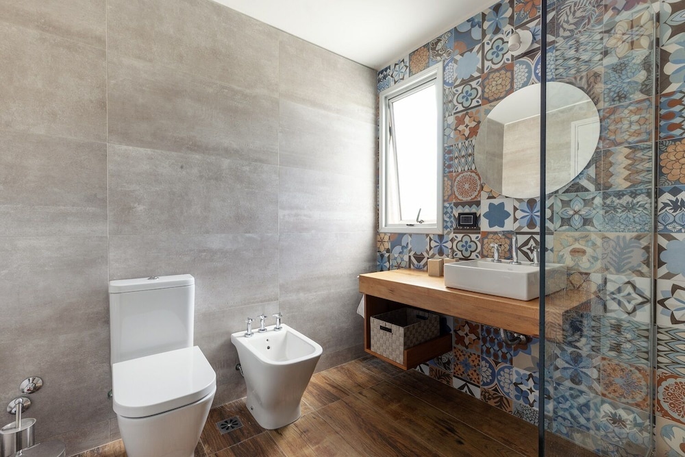 Exclusive House photo 2