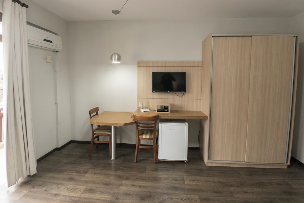 Standard Room, 3 Twin Beds - Photo 3