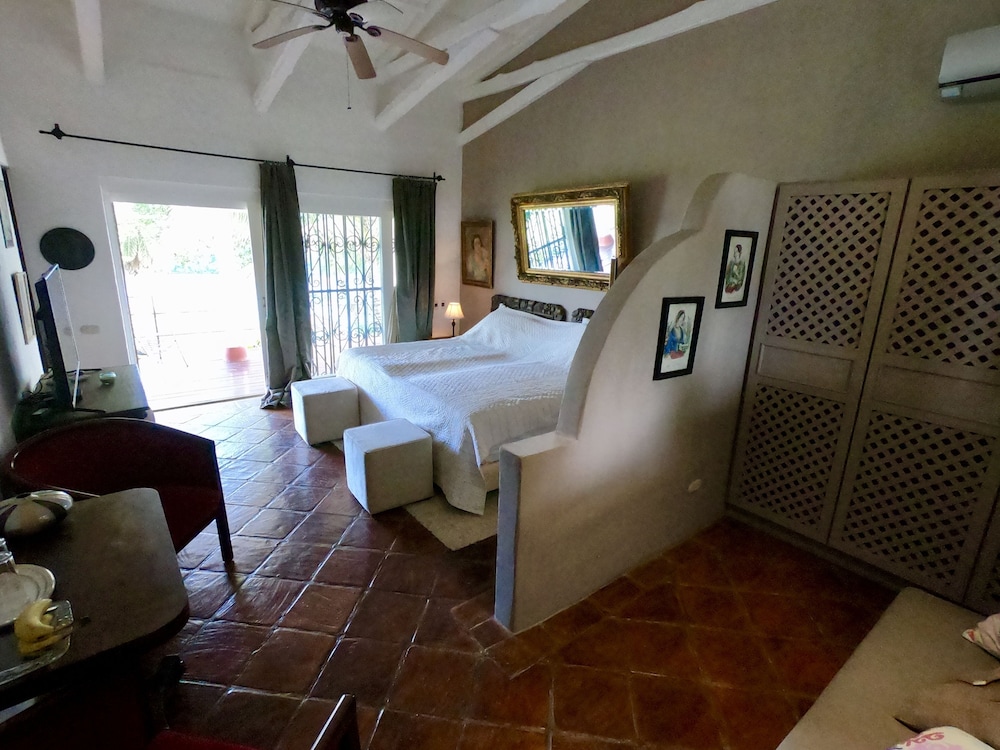 Family Triple Room, Ocean View, Poolside photo 2