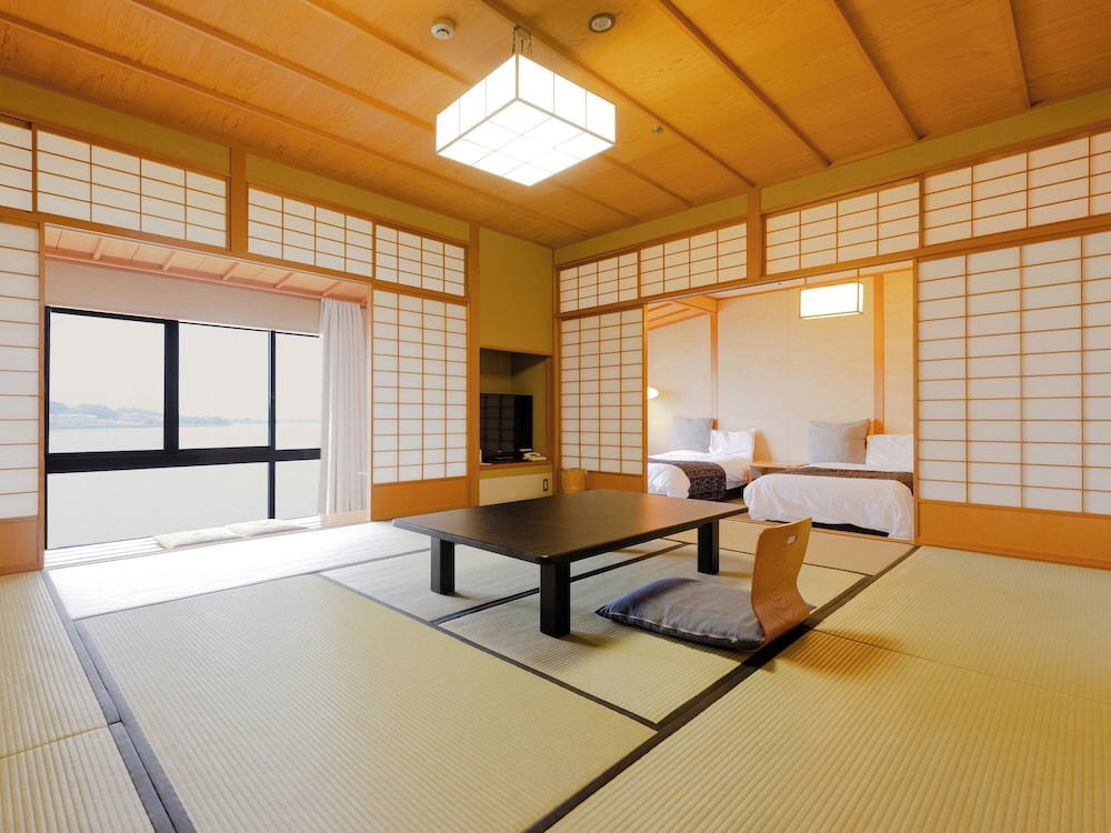 Standard Room, 1 Bedroom, Smoking, Lake View