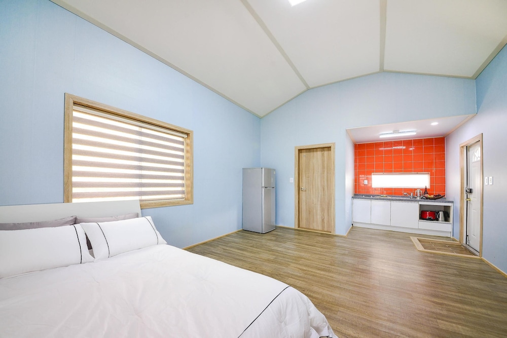 Basic Room, 1 Bedroom (202 ( F2 )) - Photo 7