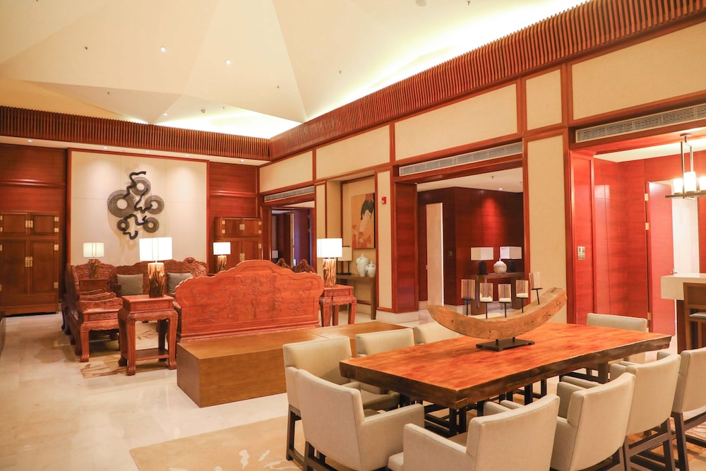 Club Suite, 1 Bedroom photo 2
