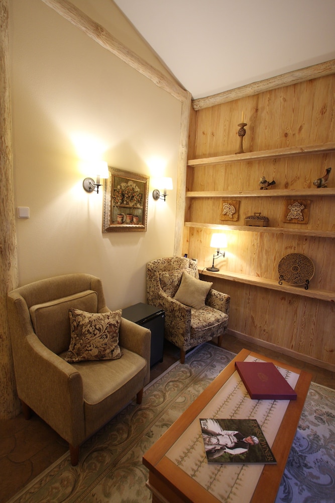 2 Suite Kamanch photo 3
