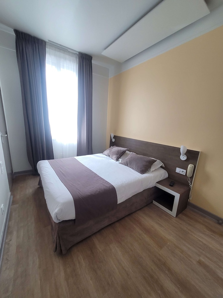 Standard Room, 1 Double Bed - Photo 16