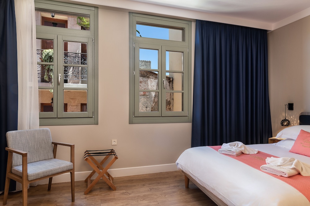 Deluxe Quadruple Room photo 2