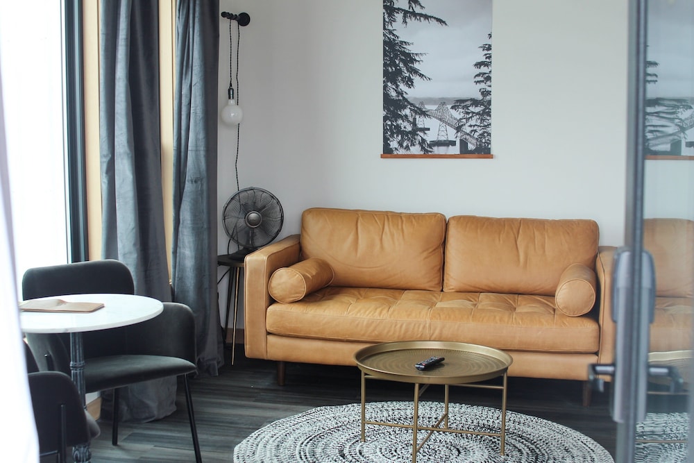 Luxe Ice House King 2nd Floor - Photo 11