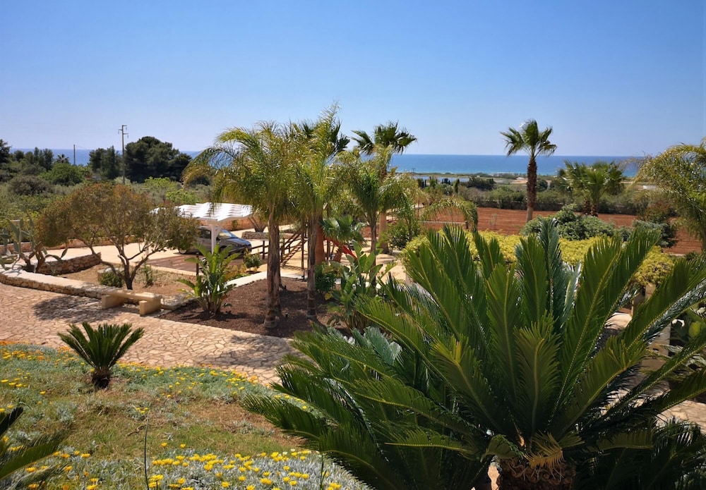Villa photo 3