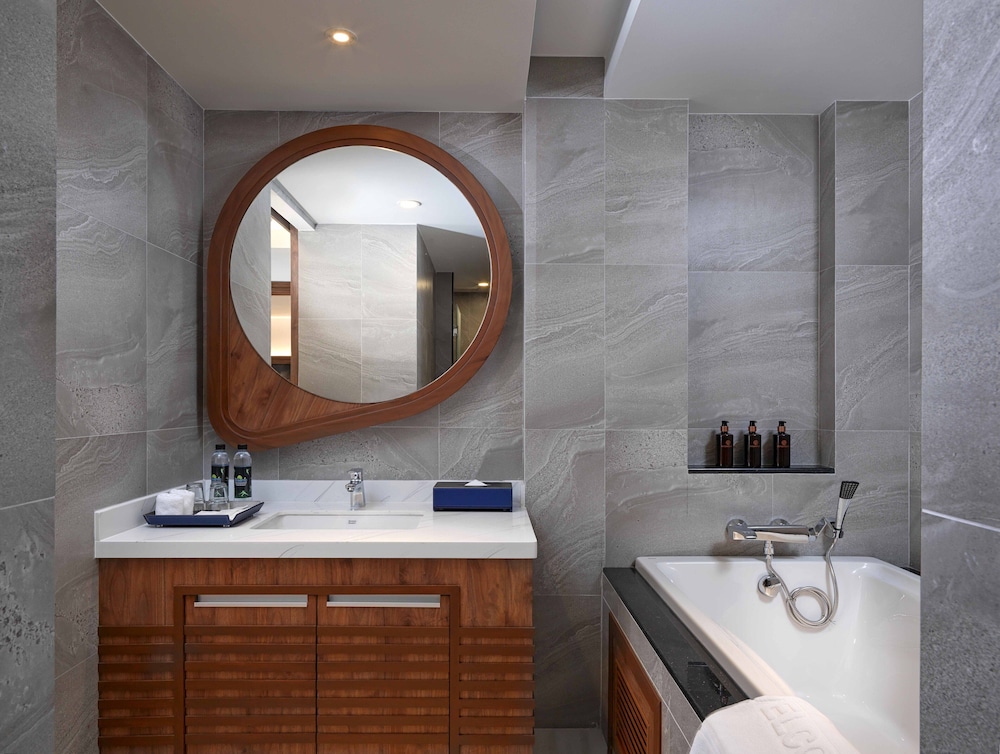 2-Bedroom Suite - Photo 7