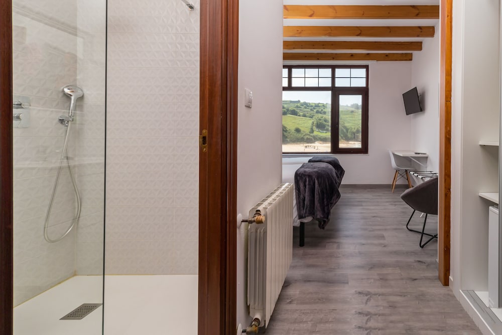 Double Room, Private Bathroom, Sea View - Photo 5