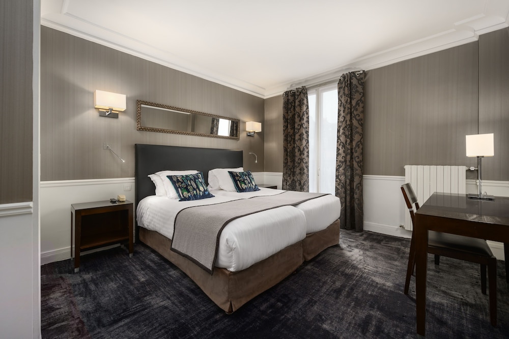 Superior Room (Single, double or Twin) photo 3