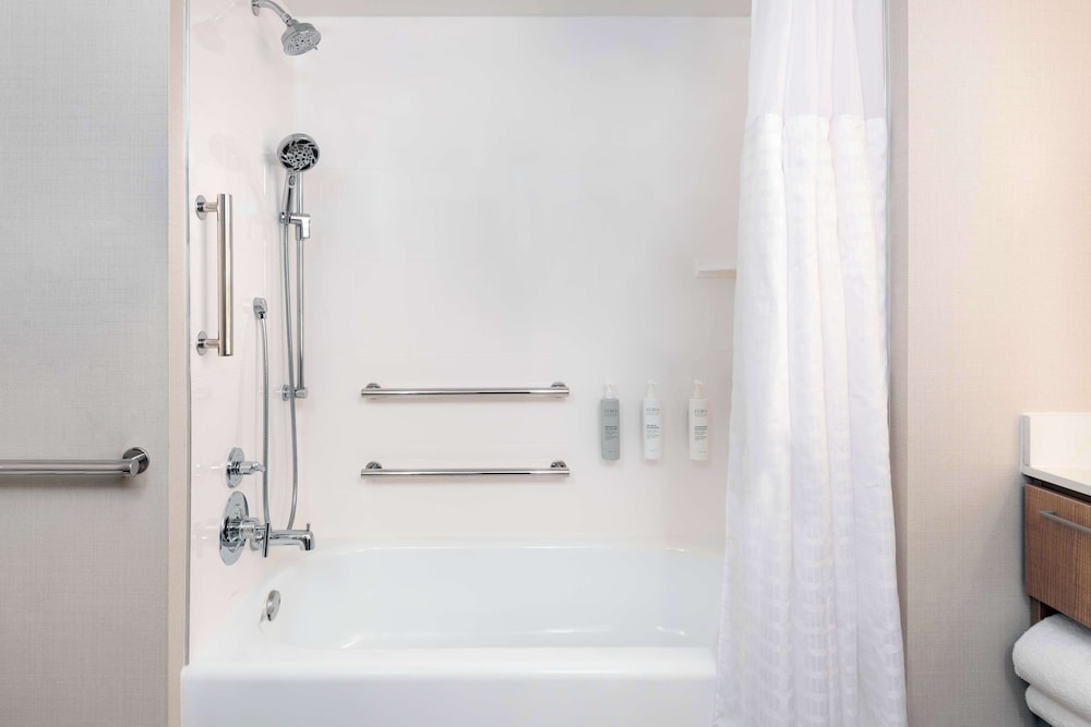 Suite, 1 King Bed with Sofa bed, Accessible, Bathtub (Hearing) thumbnail 5