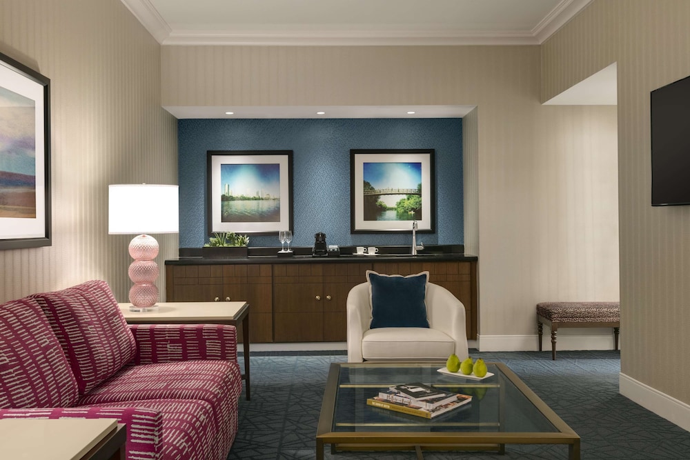 Studio Suite, 1 King Bed thumbnail 6