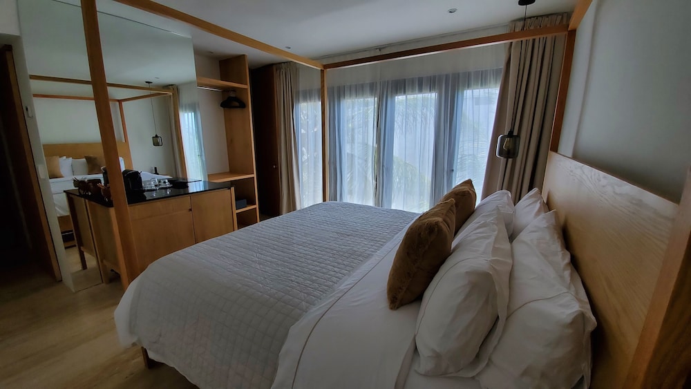 Standard Room (No View & No Balcony)