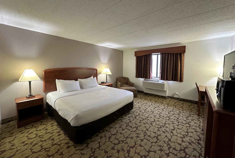 Room, 1 King Bed, Accessible, Non Smoking - Photo 2