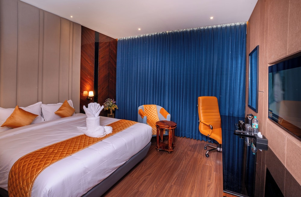 Superior Double Room, City View