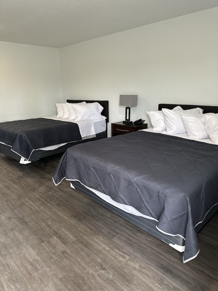 Basic Double Room photo 1