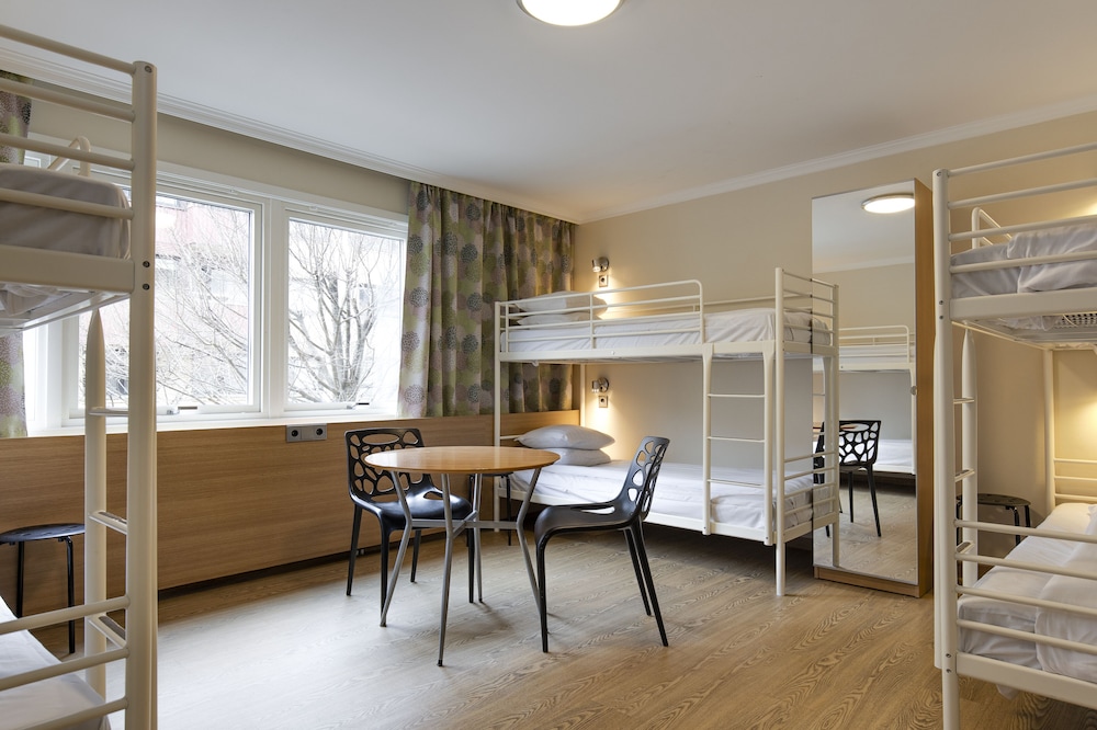 Family Room, Shared Bathroom (Bed linen included)