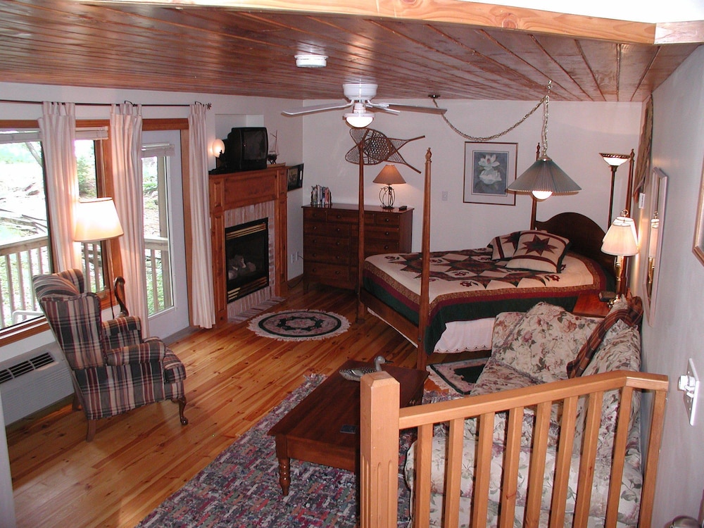 Chalet, Jetted Tub photo 1