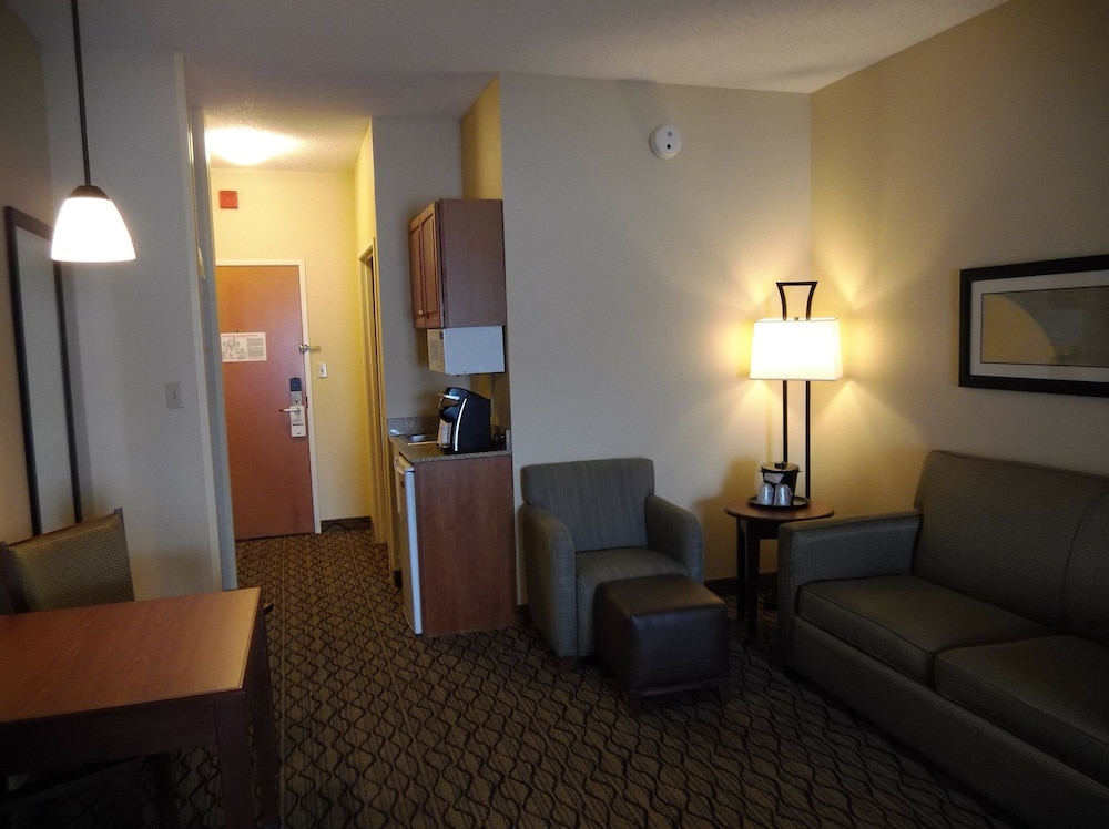 Suite, 2 Queen Beds, Accessible Bathtub (Mobility) - Photo 1