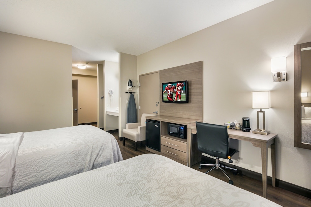 Deluxe Room, 2 Double Beds, Accessible (Roll-In Shower, Smoke Free) - Photo 3