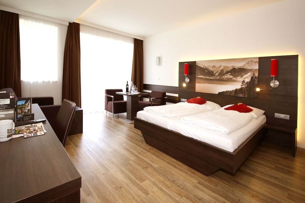Business Junior Suite, Terrace, Mountain View (Single Use) photo 2