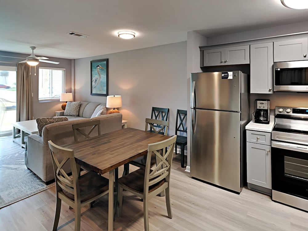 Condo, Multiple Beds, Balcony (#4111 - No Pets) photo 3