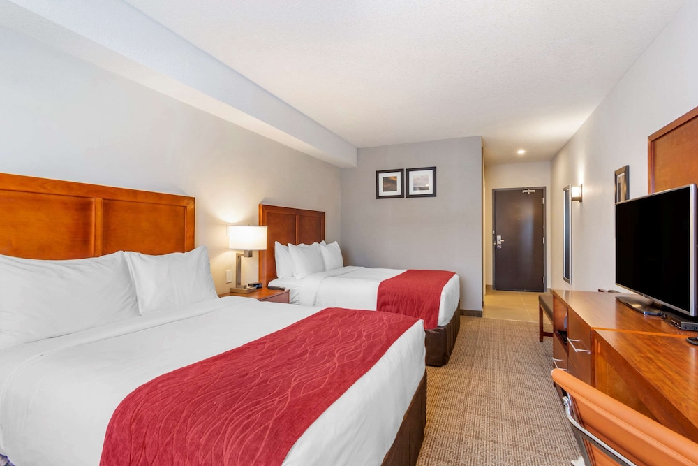 Standard Room, 2 Queen Beds, Non Smoking - Photo 1