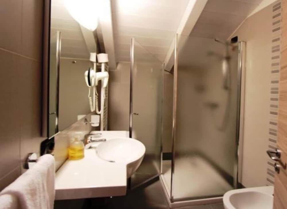 Deluxe Triple Room, Garden View