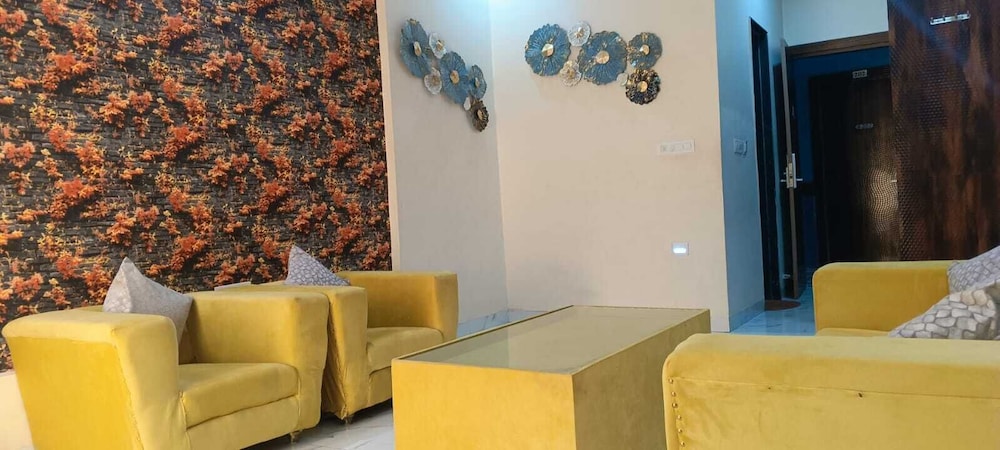 Royal Studio Suite