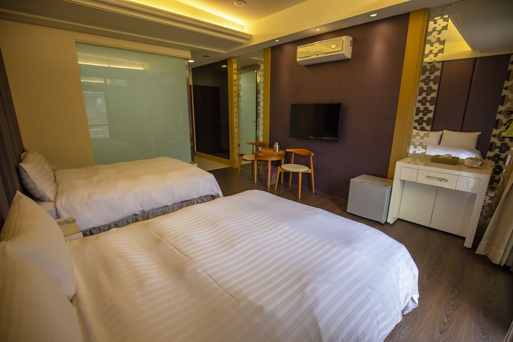 Standard Quadruple Room, Balcony photo 3