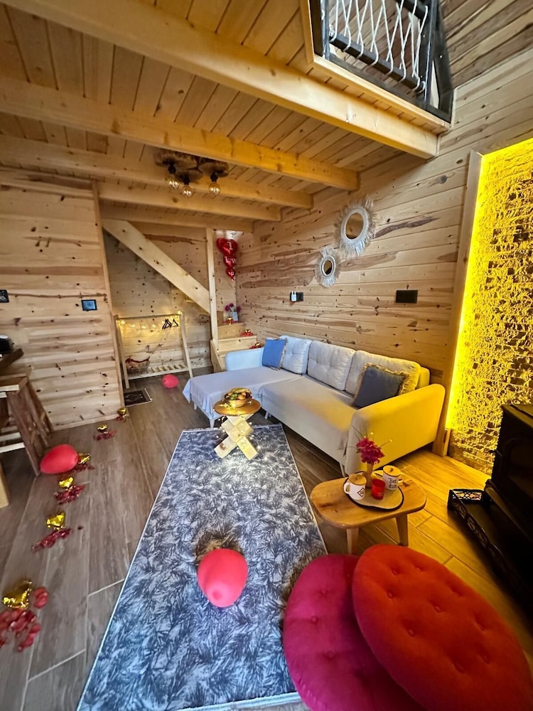 Tree House, Mountain View photo 3