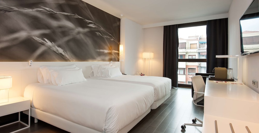 Premium Room (Extra Bed 3 adults) - Photo 1