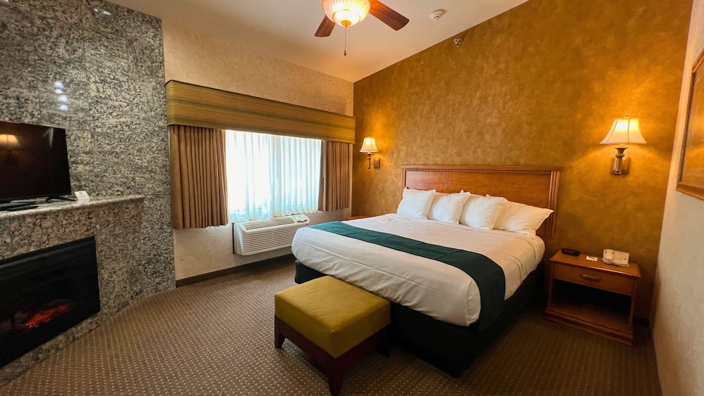 Luxury Suite, 1 King Bed with Sofa bed photo 1