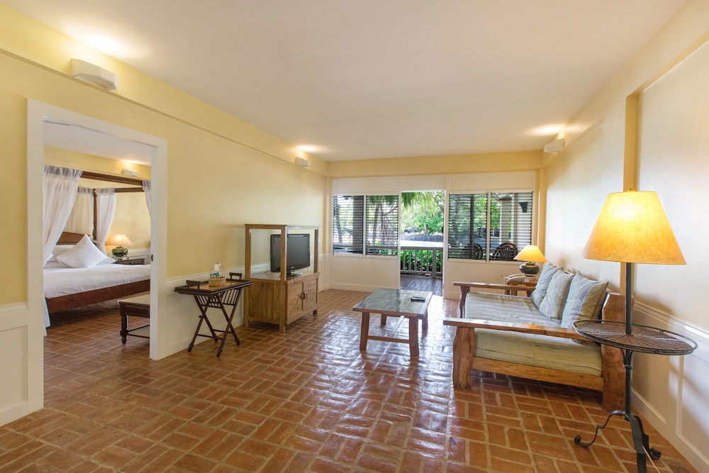 One Bedroom Suite - Photo 2