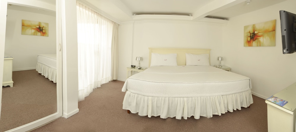 Double Room, 1 King Bed photo 2