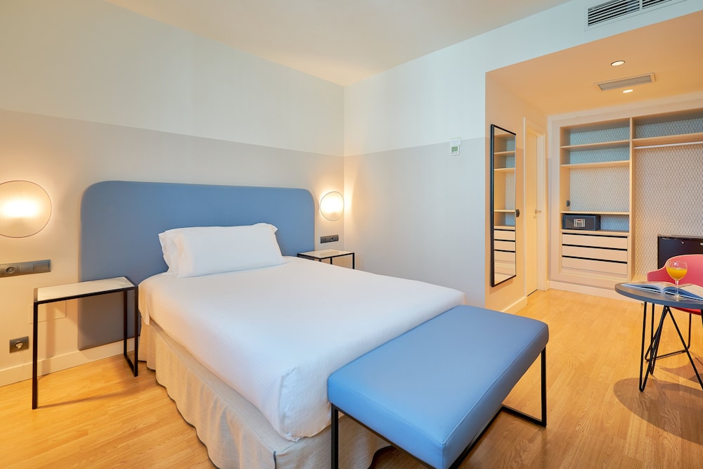 Double or Twin Room - Photo 4