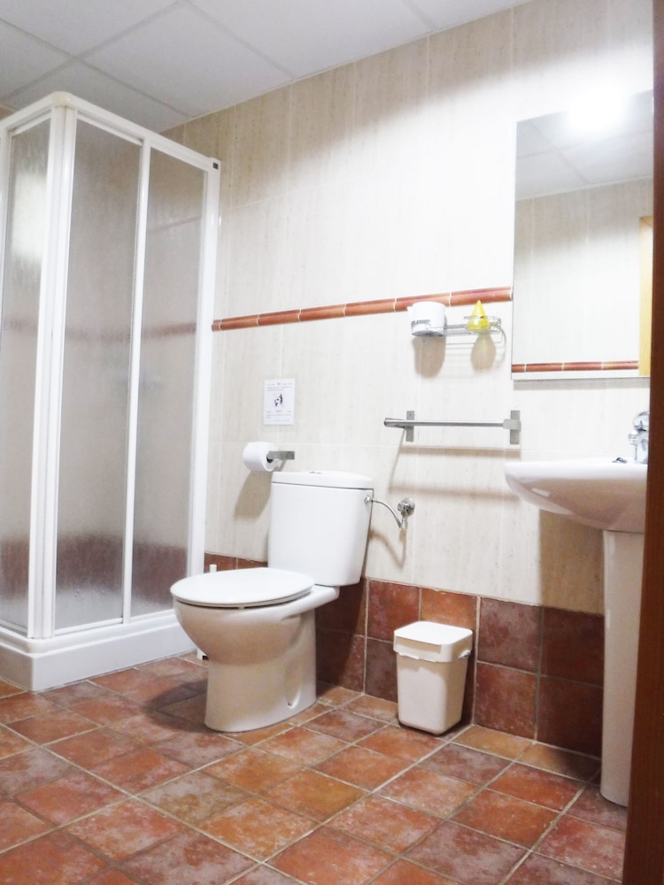 Twin Room, Private Bathroom (Radiquero) photo 3