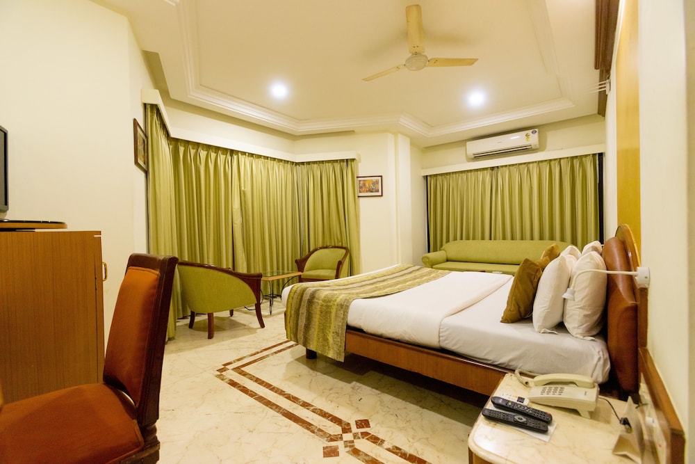 Deluxe Room - Photo 5