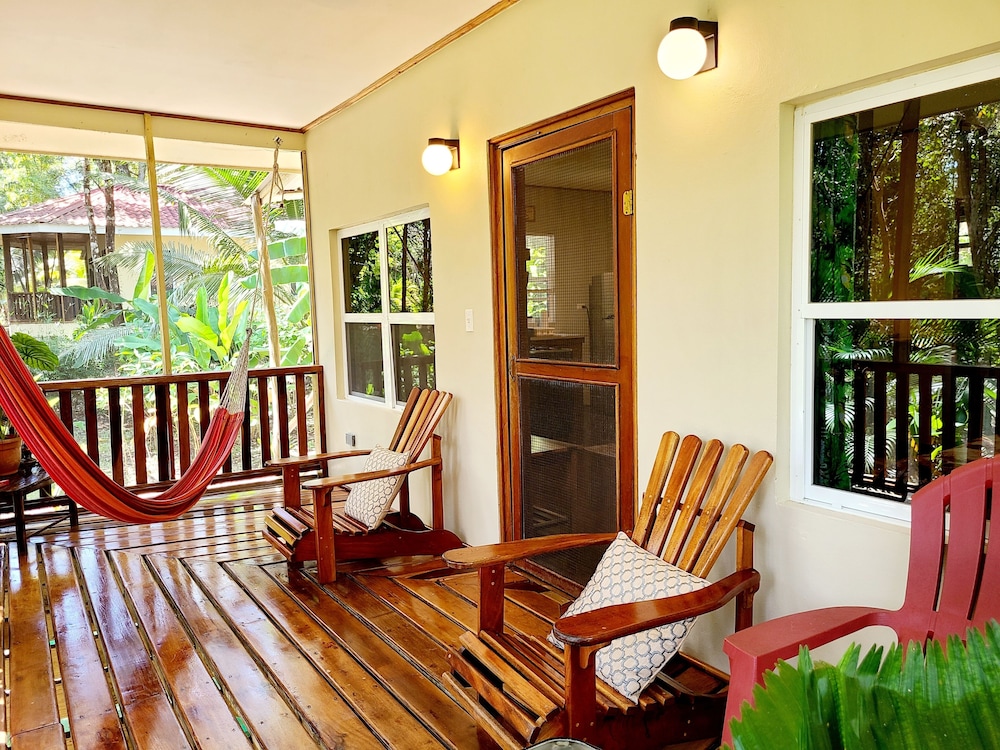 Family Cabin, 1 Bedroom, Refrigerator & Microwave, Garden View photo 2
