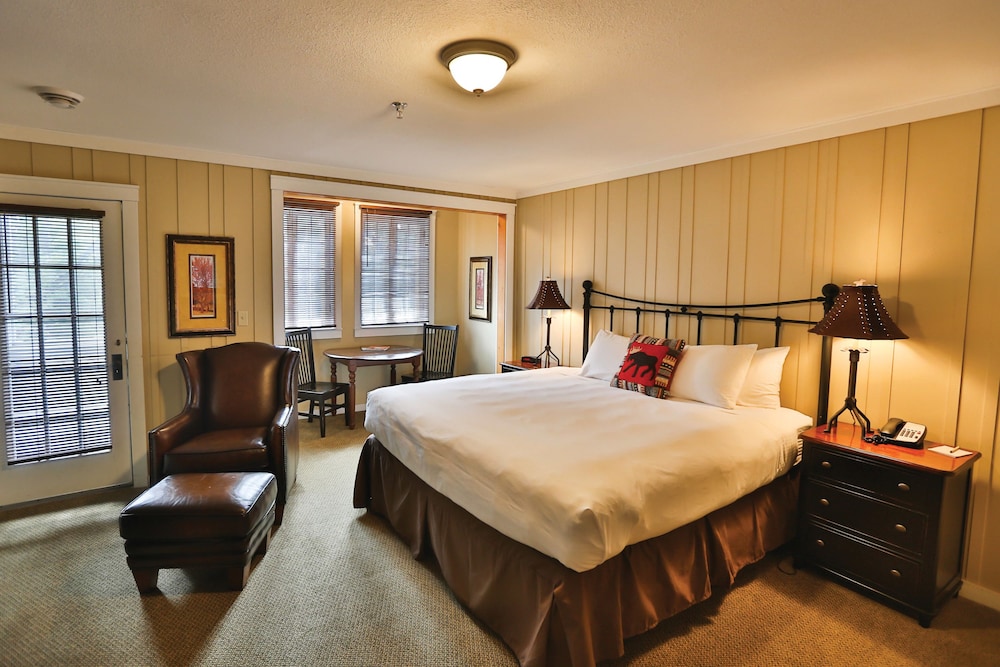 Standard Room, 1 King Bed (Studio Lodge Room) photo 1