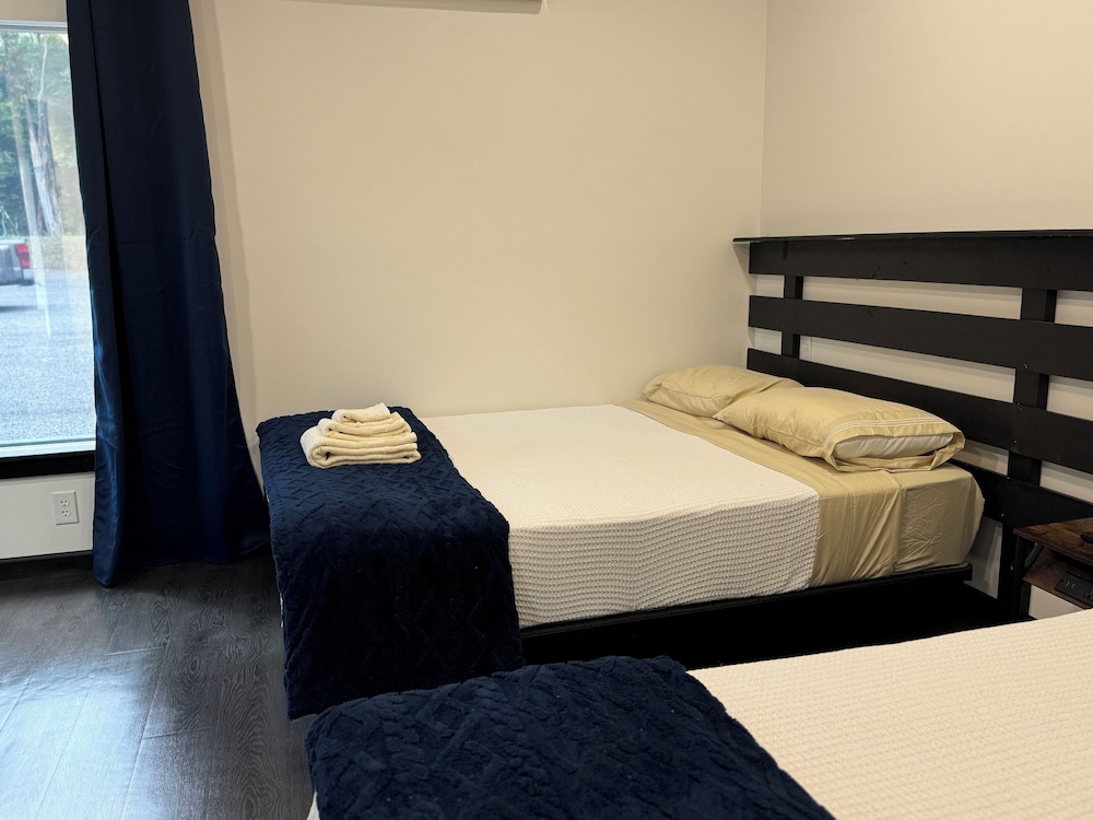 Comfort Double or Twin Room, 2 Queen Beds, Non Smoking, Private Bathroom photo 3