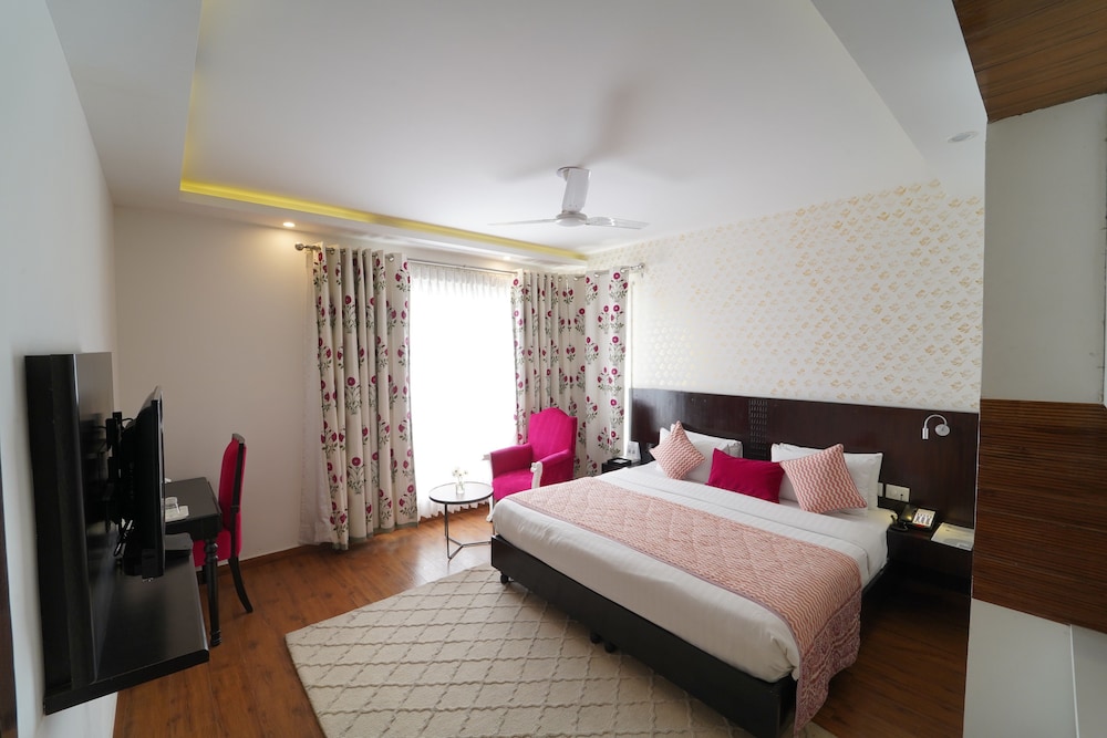 Studio Suite, 1 Bedroom, Accessible, City View - Photo 5