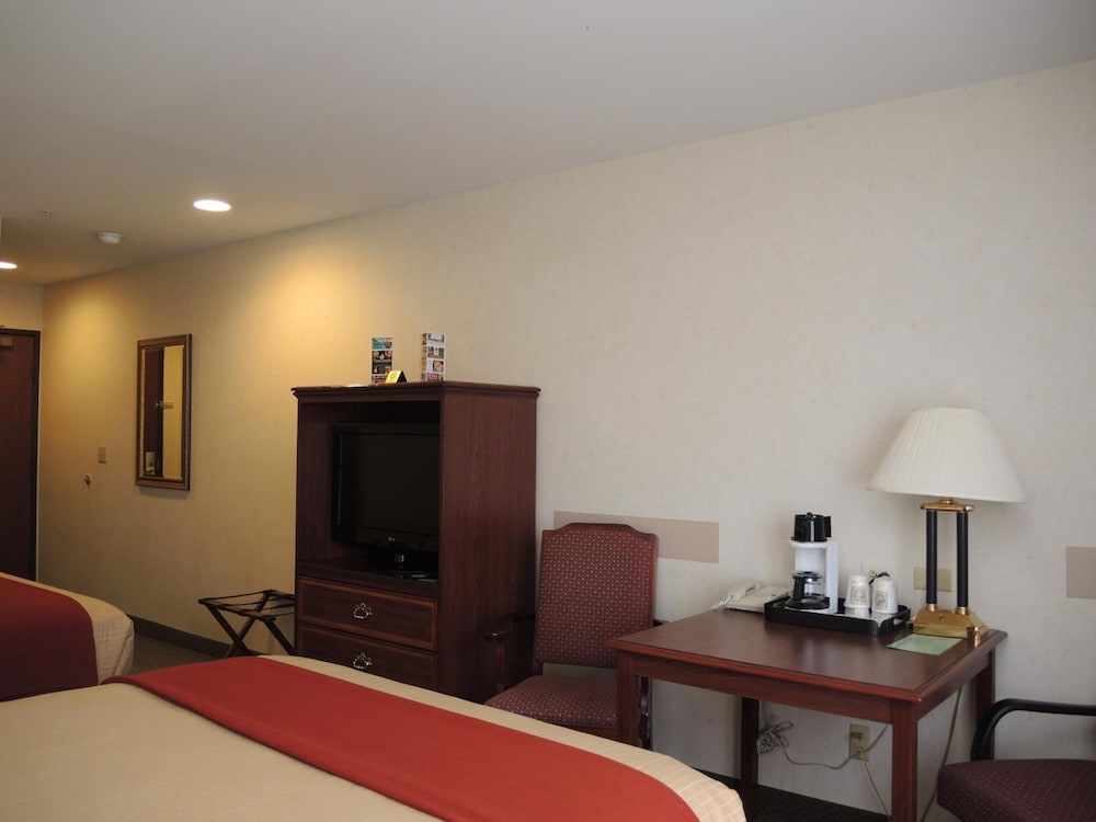 Double Room, 2 Queen Beds - Photo 4