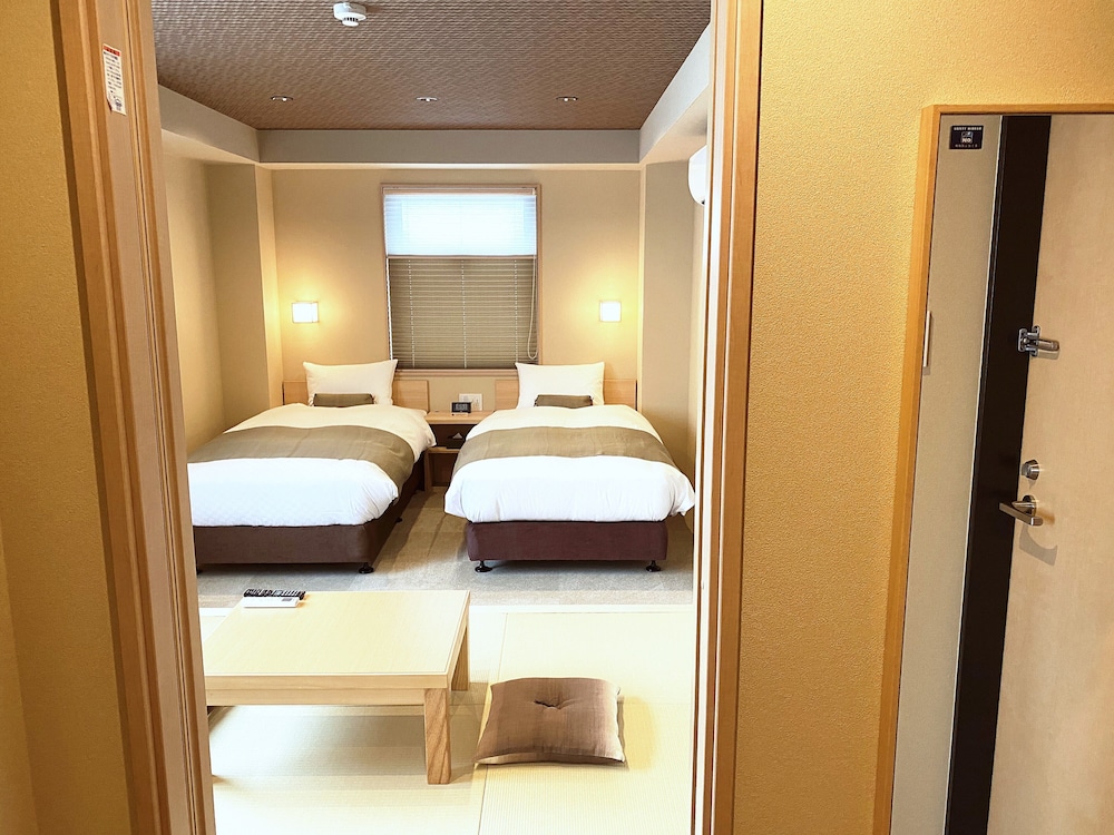 Standard Twin with Tatami - Photo 3